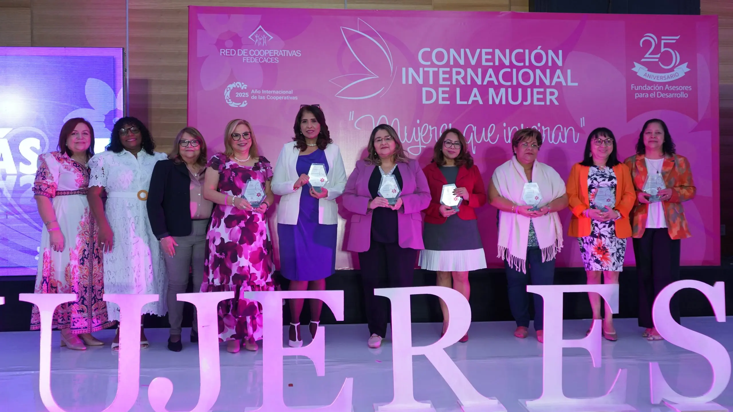 Convención Internacional de La Mujer 2025 «Mujeres que Inspiran»
